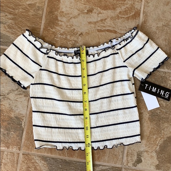 NWT Crop top L off-white & Navy - Picture 9 of 11